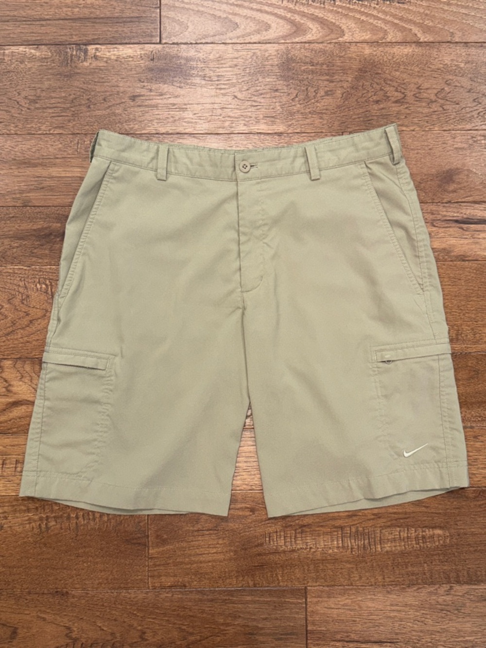 Nike Golf Men's Shorts - Dri-Fit Flat Front Tan Cargo Shorts - Size M